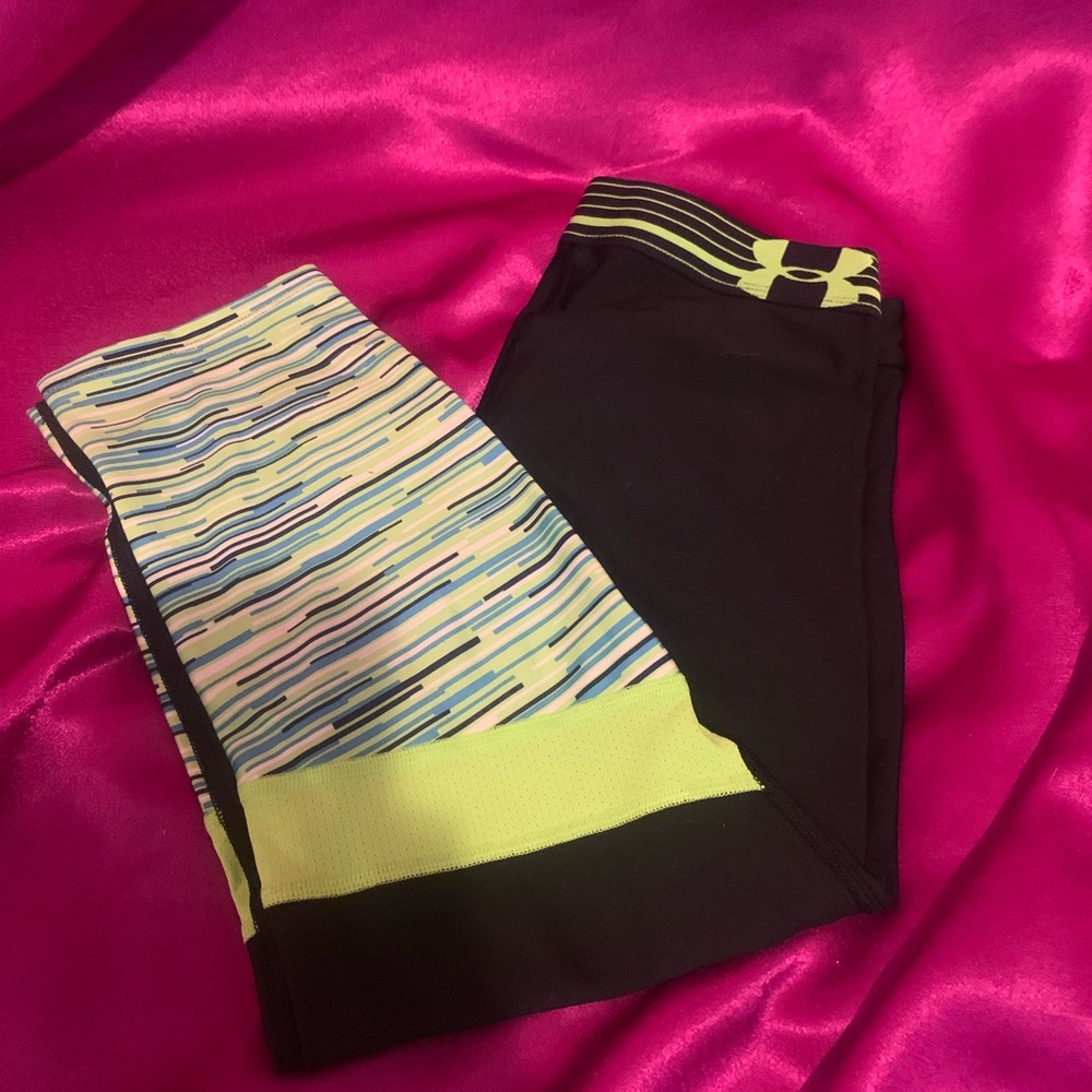 Under armour three-quarter length fitness leggings size s neon green
